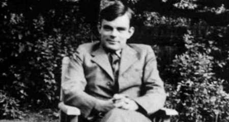 https://pl.wikipedia.org/wiki/Alan_Turing#/media/Plik:Alan_Turing_az_1930-as_%C3%A9vekben.jpg